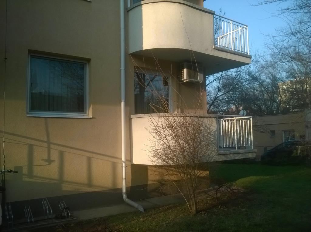 Lara Apartman Debrecen Esterno foto